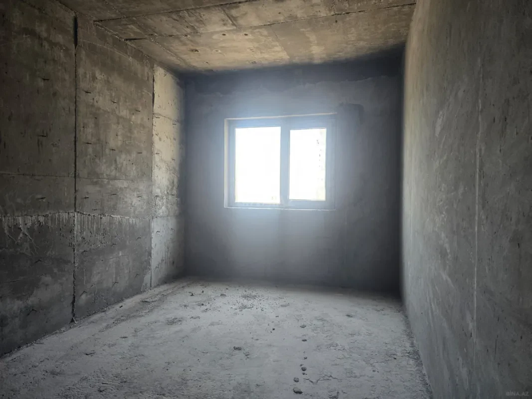 Satılır 4 otaqlı mənzil 190 m²
