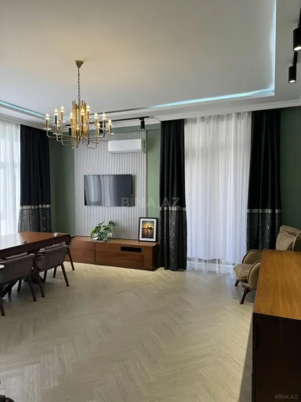 Kirayə verilir 3 otaqlı mənzil 135 m²