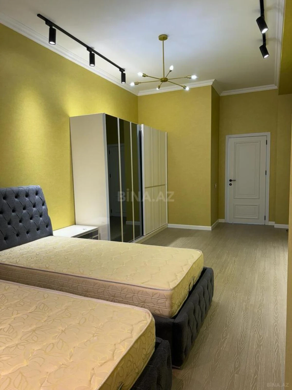 Kirayə verilir 3 otaqlı mənzil 135 m²