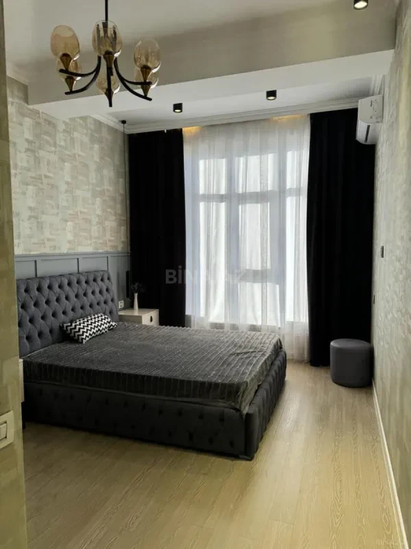 Kirayə verilir 3 otaqlı mənzil 135 m²