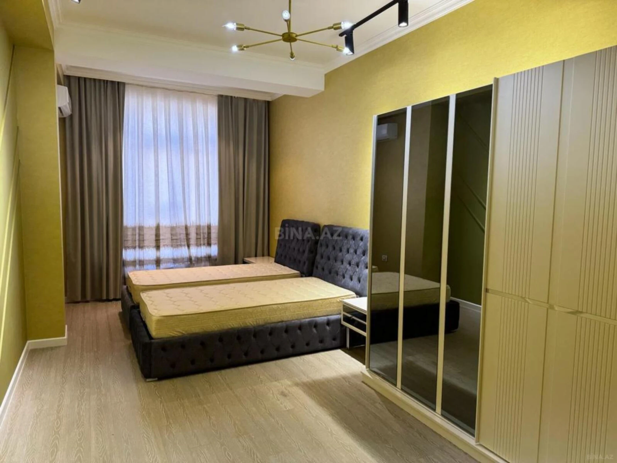 Kirayə verilir 3 otaqlı mənzil 135 m²
