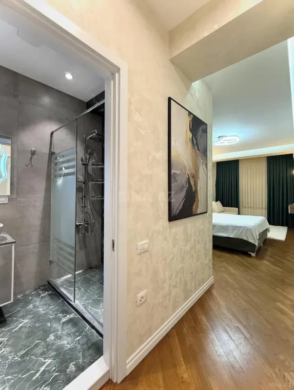 Kirayə verilir 3 otaqlı mənzil 145 m²