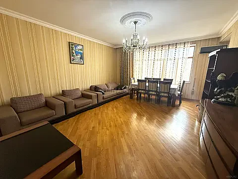 Satılır 4 otaqlı mənzil 122 m² — Bakı, Həzi Aslanov qəs. 4 otaq 122.00 m²