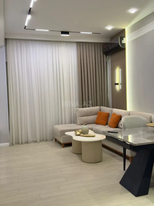 Kirayə verilir 2 otaqlı mənzil 70 m²