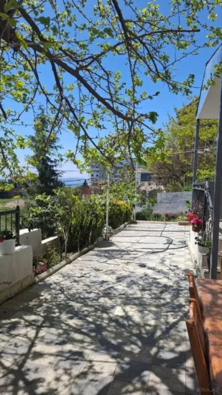Satılır 6 otaqlı həyət evi 180 m²