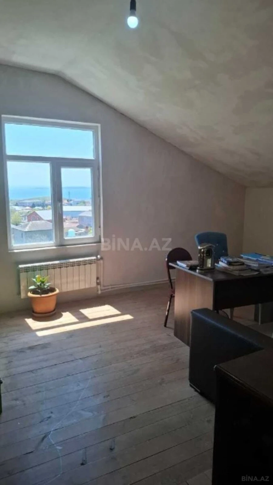 Satılır 6 otaqlı həyət evi 180 m²