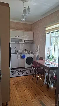 Satılır 6 otaqlı həyət evi 180 m²