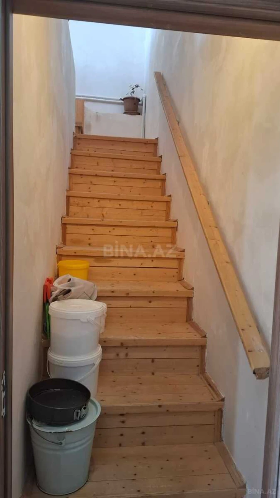 Satılır 6 otaqlı həyət evi 180 m²