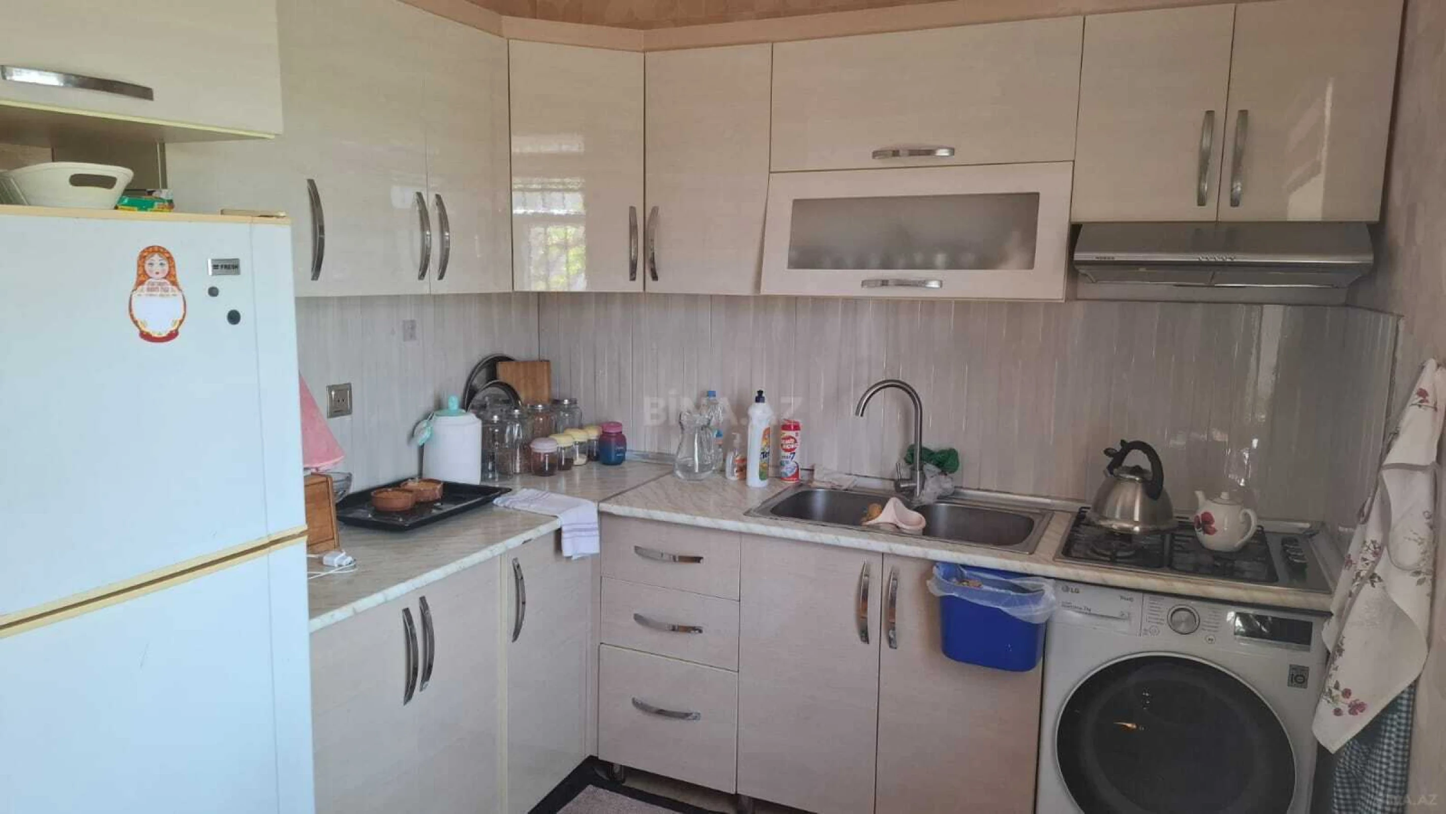 Satılır 6 otaqlı həyət evi 180 m²