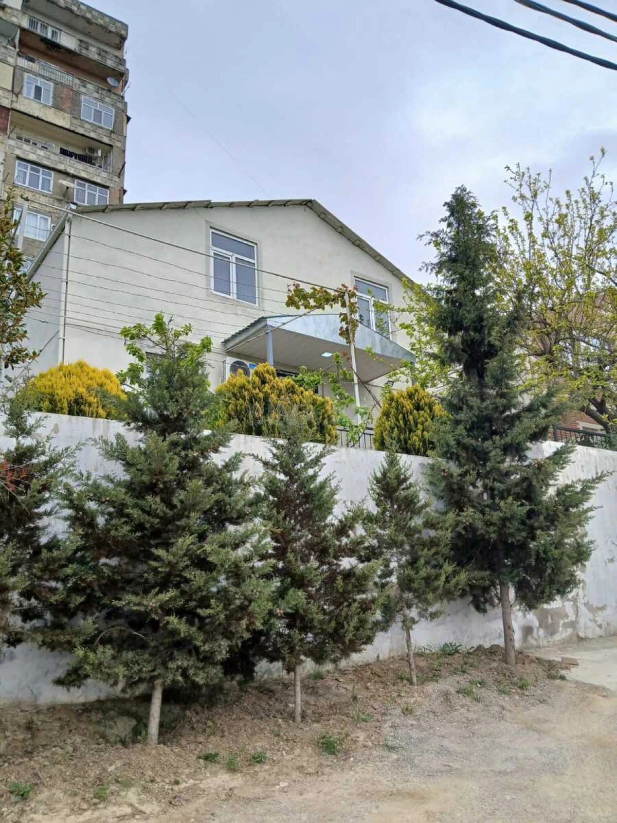Satılır 6 otaqlı həyət evi 180 m²