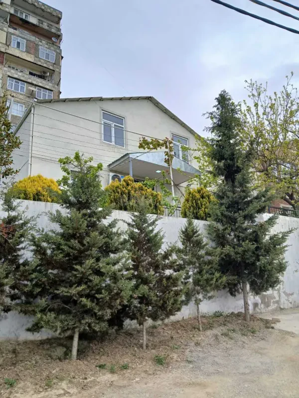 Satılır 6 otaqlı həyət evi 180 m²