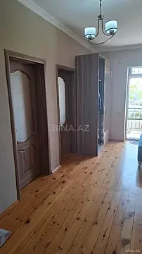 Satılır 6 otaqlı həyət evi 180 m²