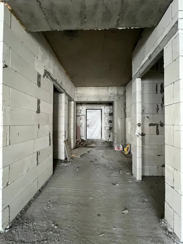 Satılır 5 otaqlı mənzil 303 m²