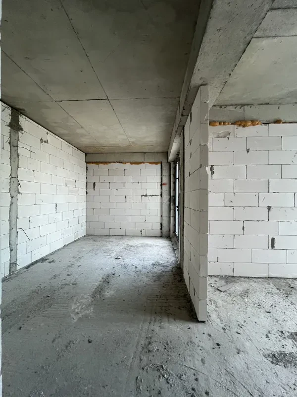 Satılır 5 otaqlı mənzil 303 m²