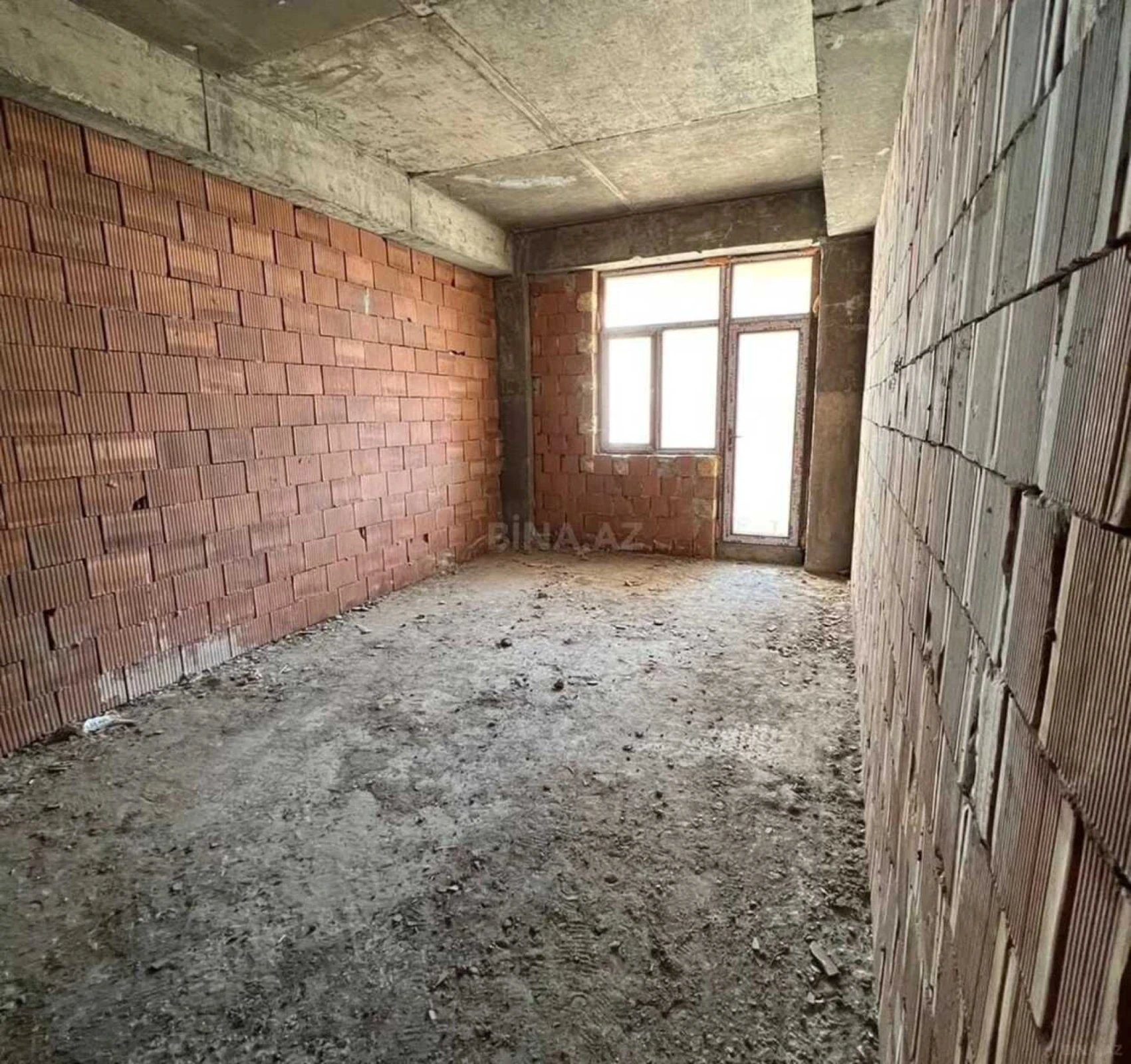 Satılır 2 otaqlı mənzil 90 m²