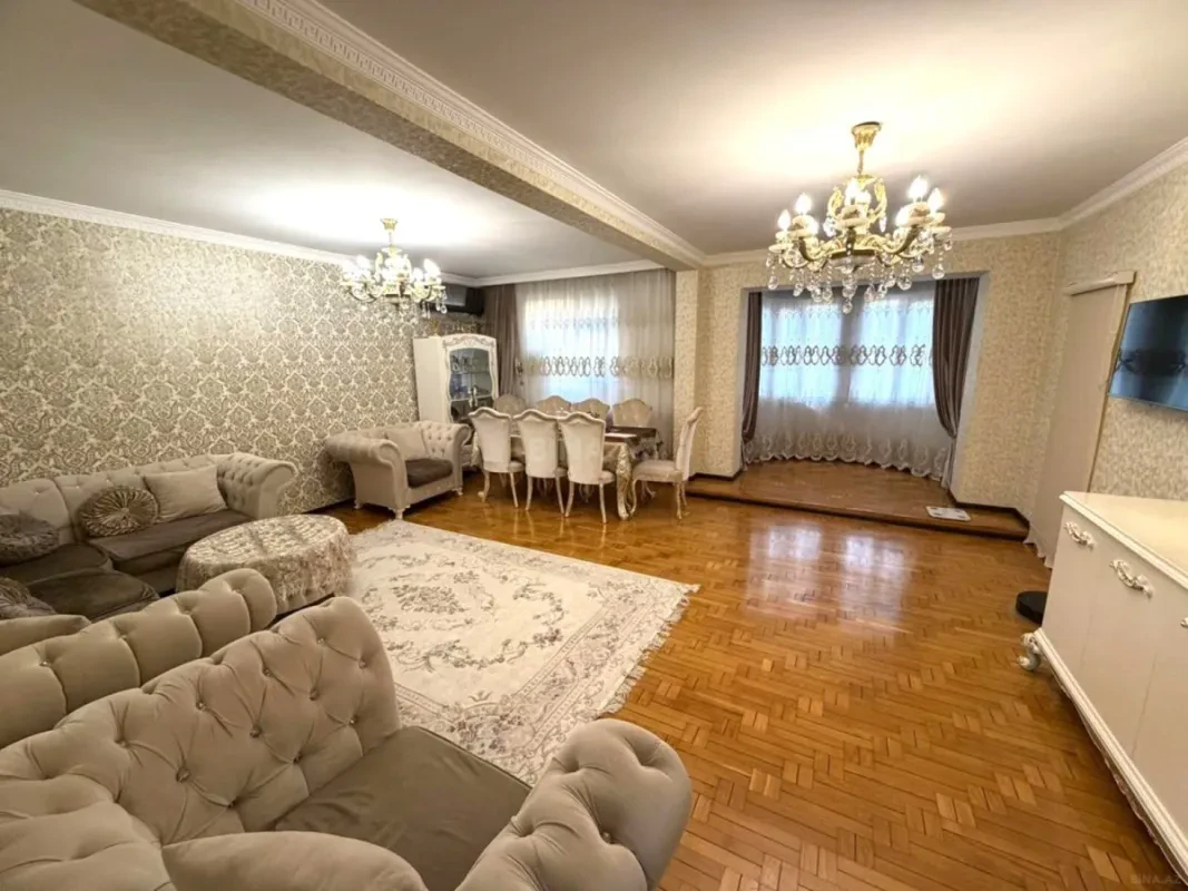 Satılır 5 otaqlı mənzil 130 m²
