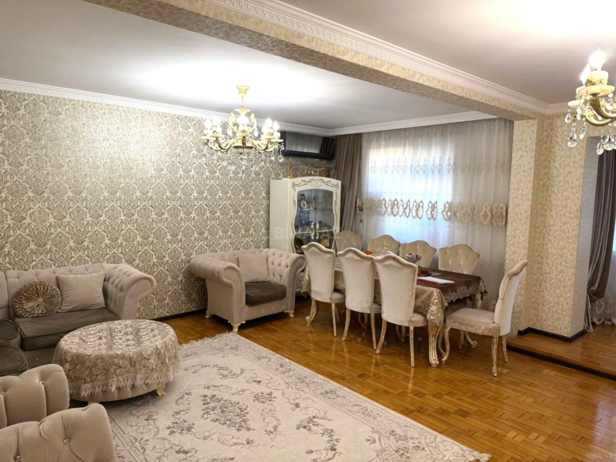 Satılır 5 otaqlı mənzil 130 m²