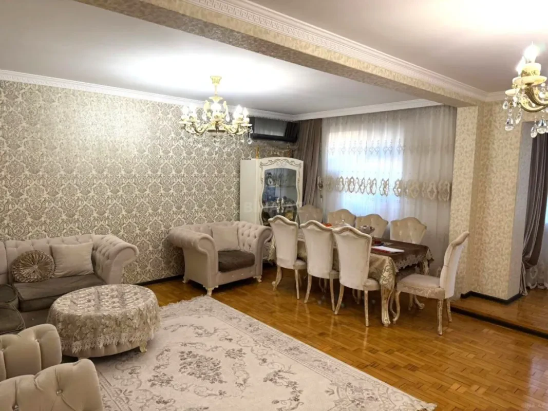 Satılır 5 otaqlı mənzil 130 m²