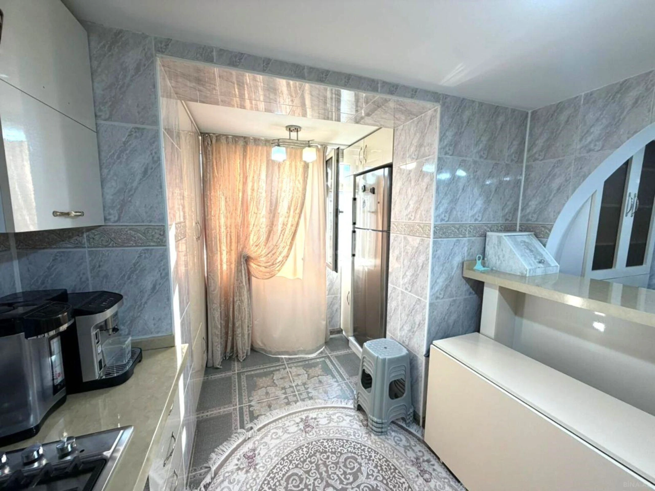 Satılır 5 otaqlı mənzil 130 m²