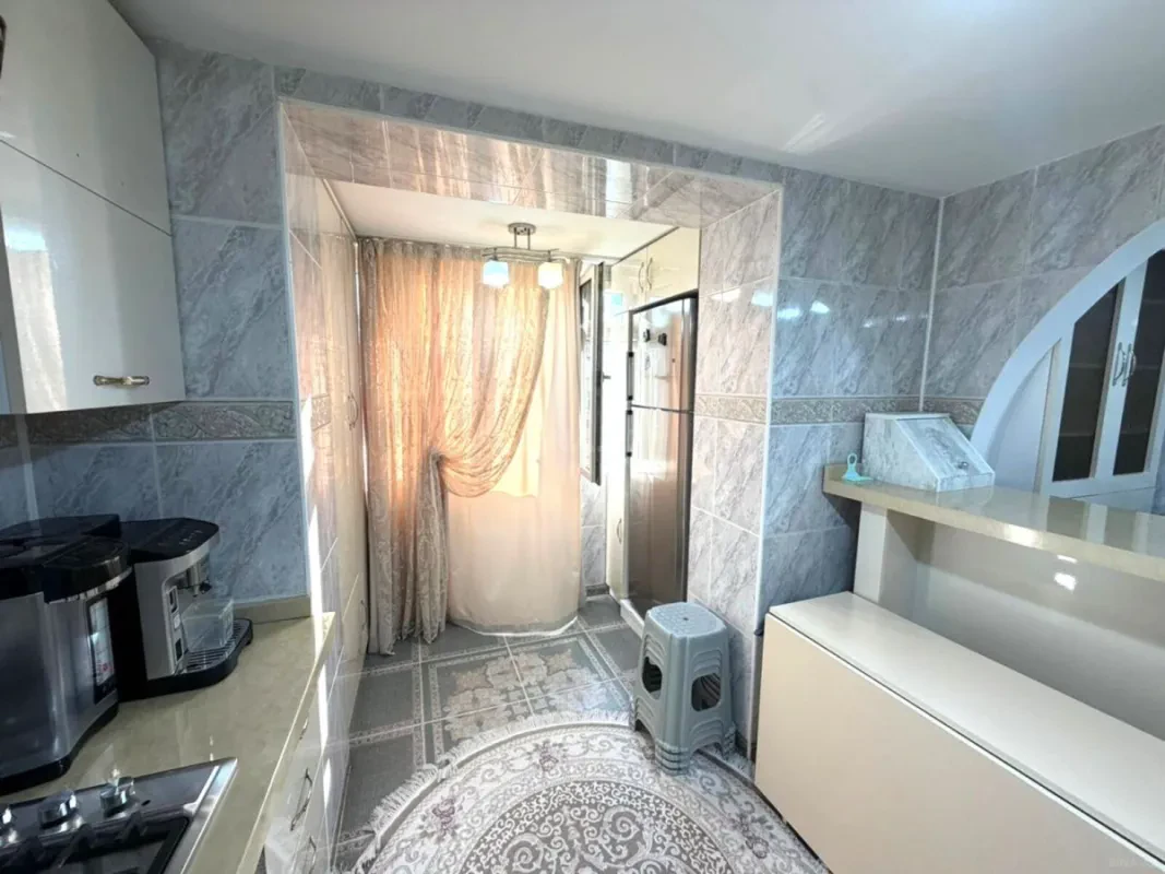 Satılır 5 otaqlı mənzil 130 m²
