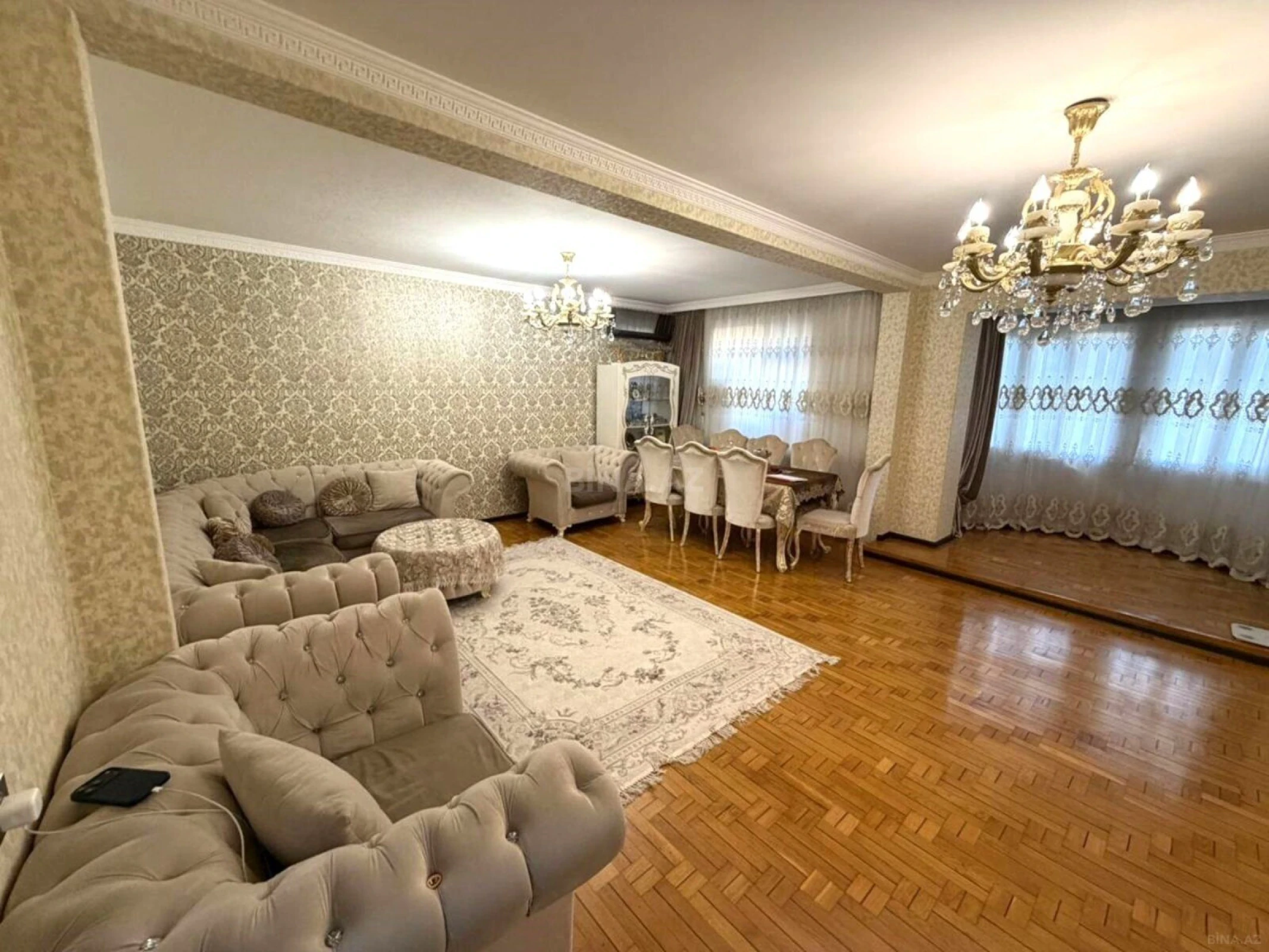 Satılır 5 otaqlı mənzil 130 m²