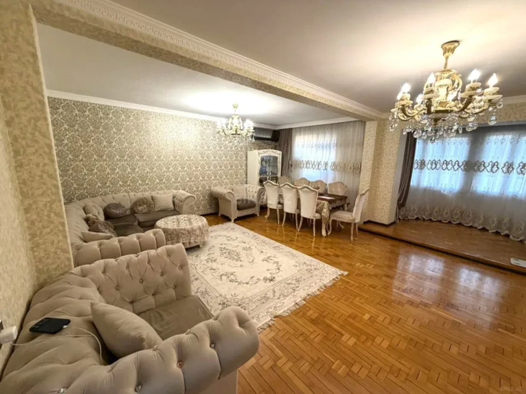 Satılır 5 otaqlı mənzil 130 m²