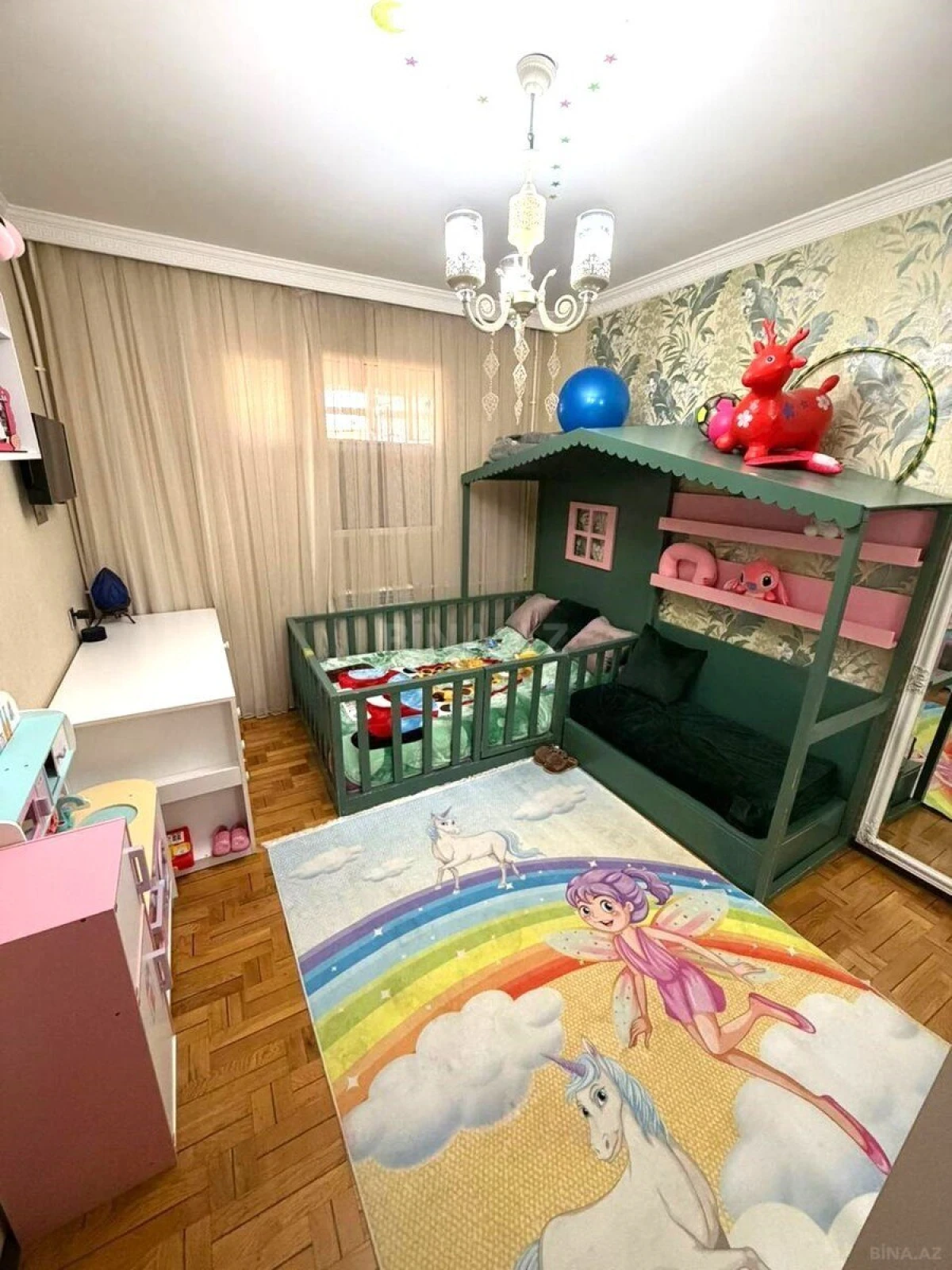 Satılır 5 otaqlı mənzil 130 m²