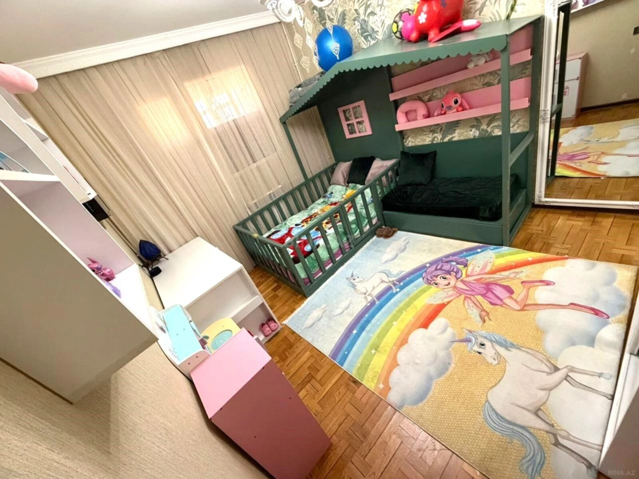 Satılır 5 otaqlı mənzil 130 m²