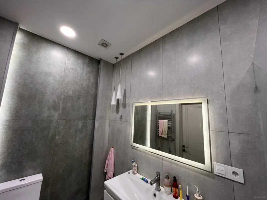 Kirayə verilir 2 otaqlı mənzil 98 m²