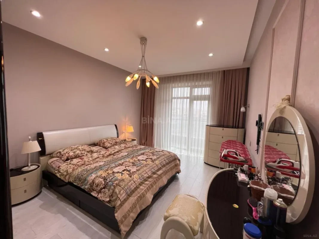 Kirayə verilir 2 otaqlı mənzil 98 m²