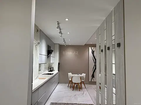 Kirayə verilir 2 otaqlı mənzil 98 m²