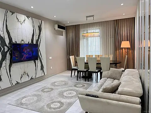 Kirayə verilir 2 otaqlı mənzil 98 m²