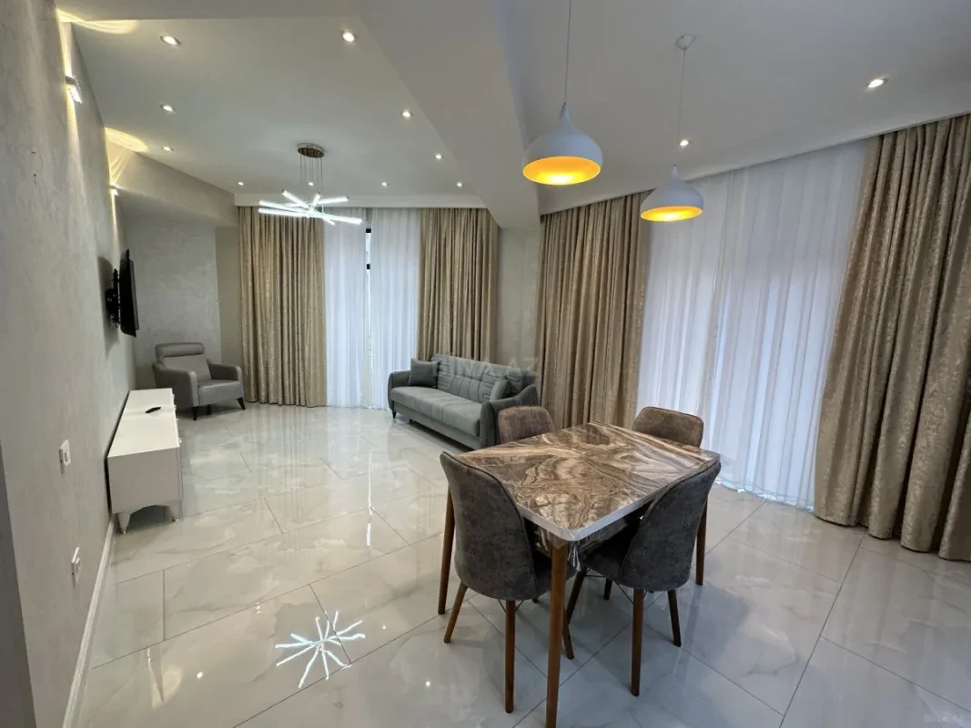 Kirayə verilir 3 otaqlı mənzil 101 m²