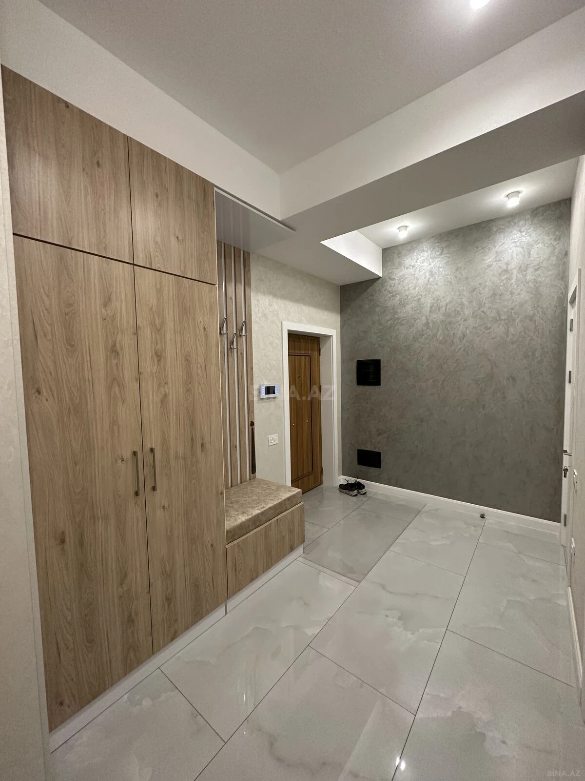 Kirayə verilir 3 otaqlı mənzil 101 m²