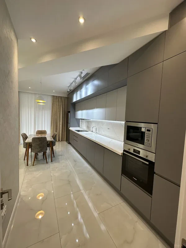 Kirayə verilir 3 otaqlı mənzil 101 m²