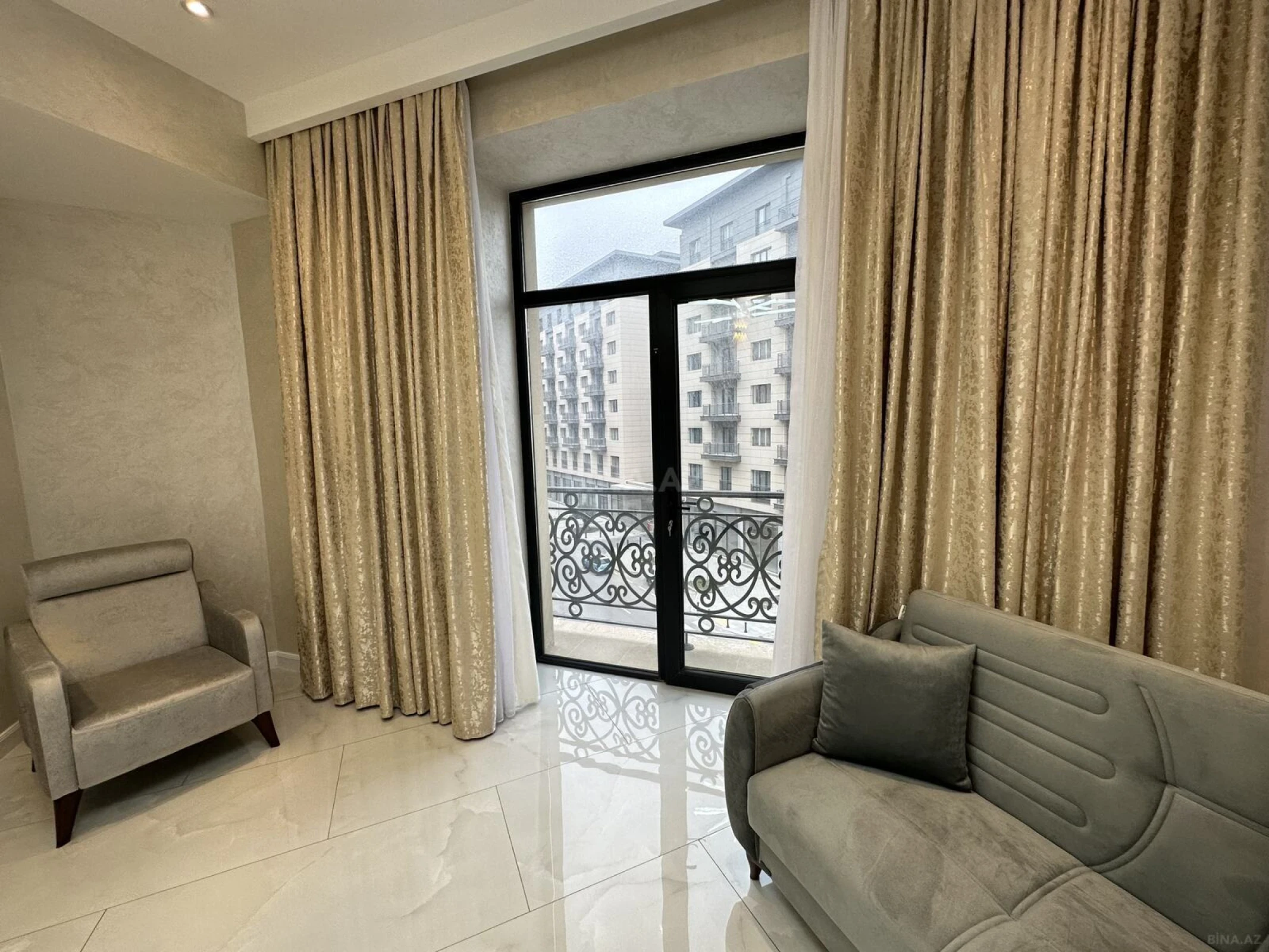 Kirayə verilir 3 otaqlı mənzil 101 m²