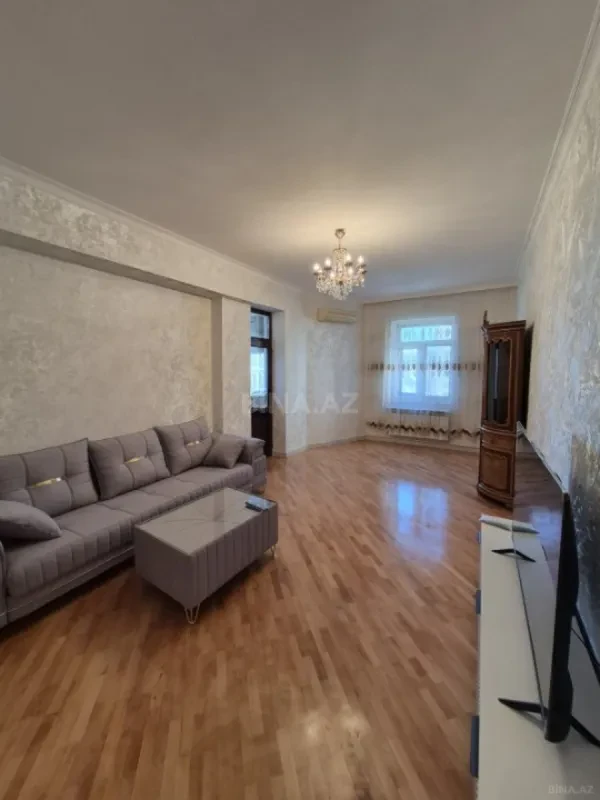 Kirayə verilir 2 otaqlı mənzil 80 m²