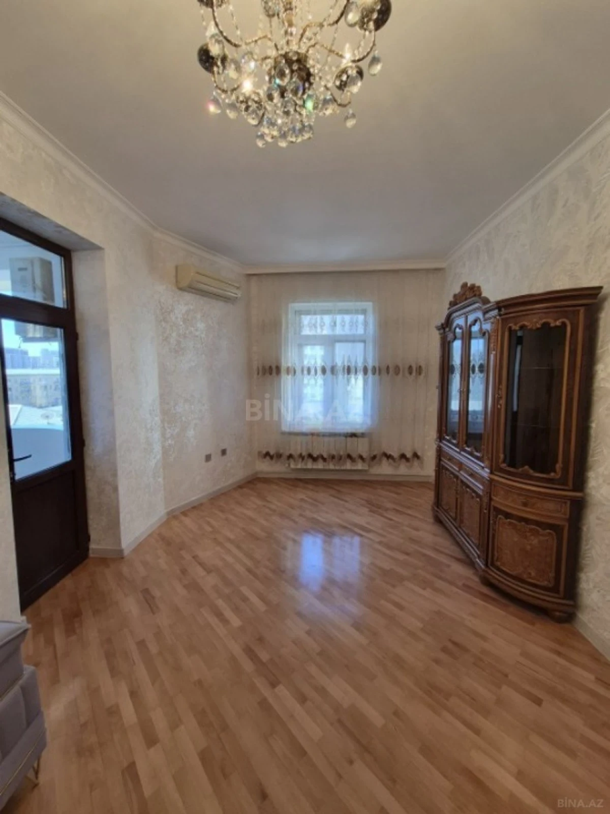 Kirayə verilir 2 otaqlı mənzil 80 m²