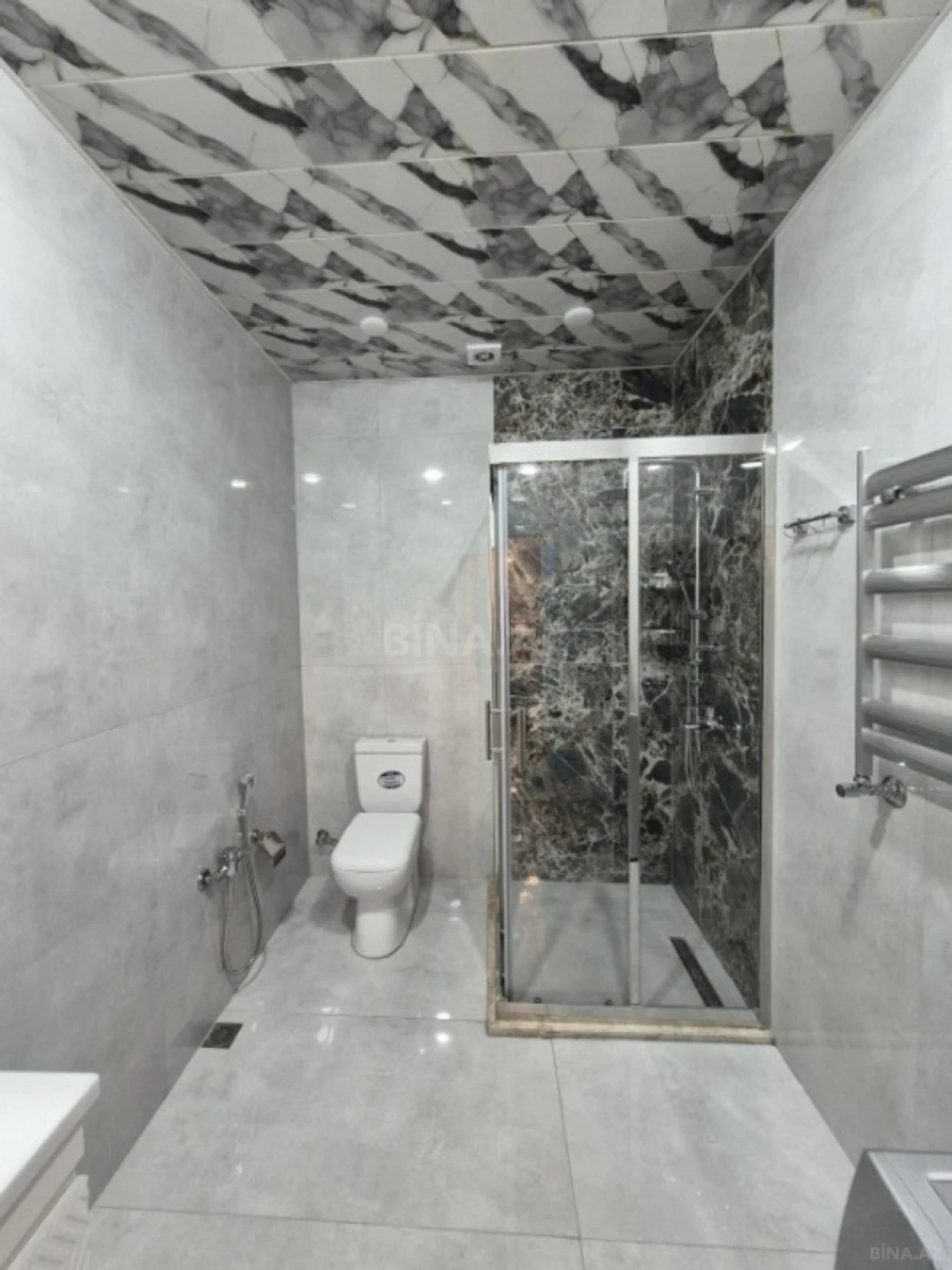 Kirayə verilir 2 otaqlı mənzil 80 m²