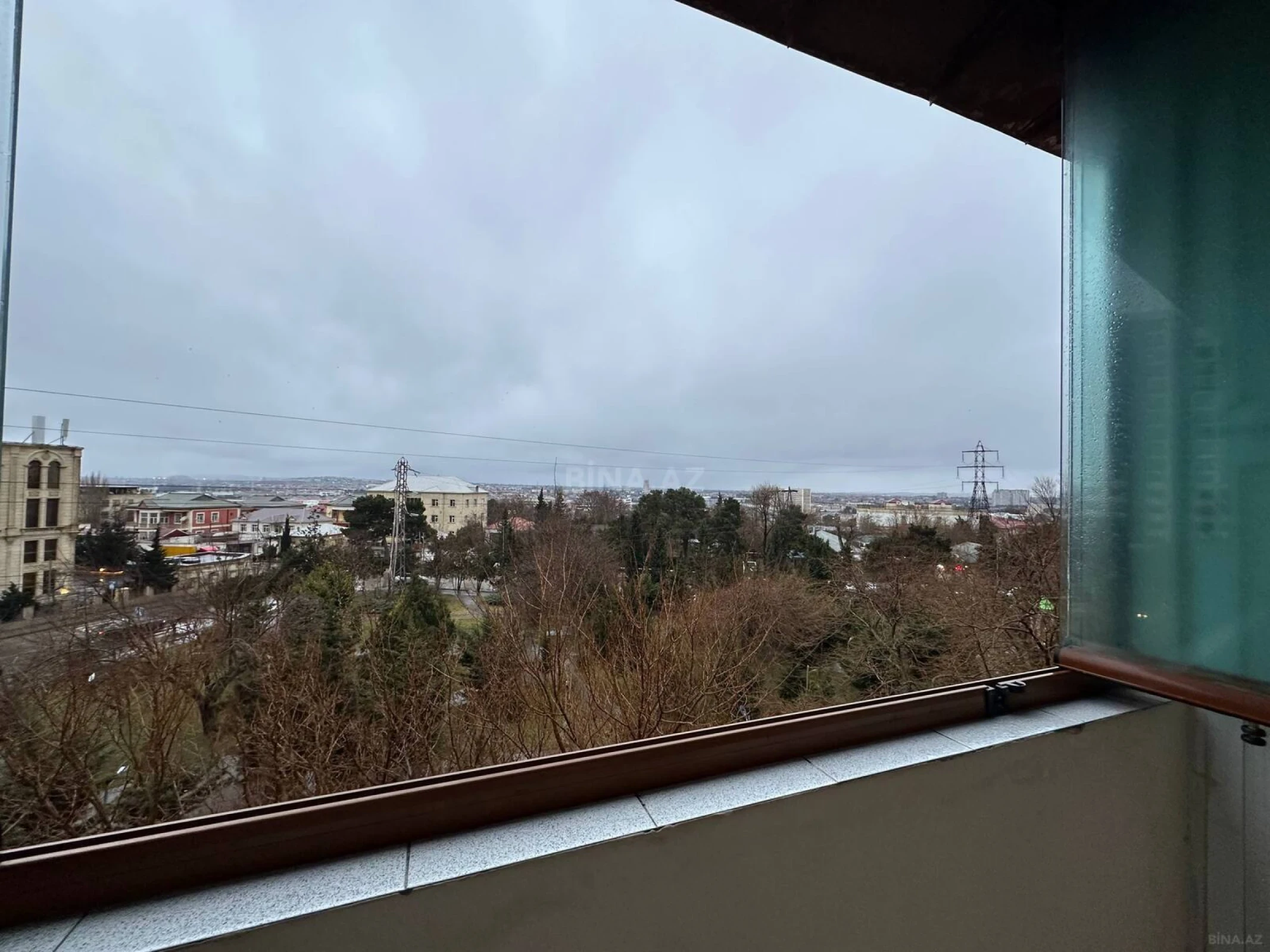 Satılır 3 otaqlı mənzil 76 m²