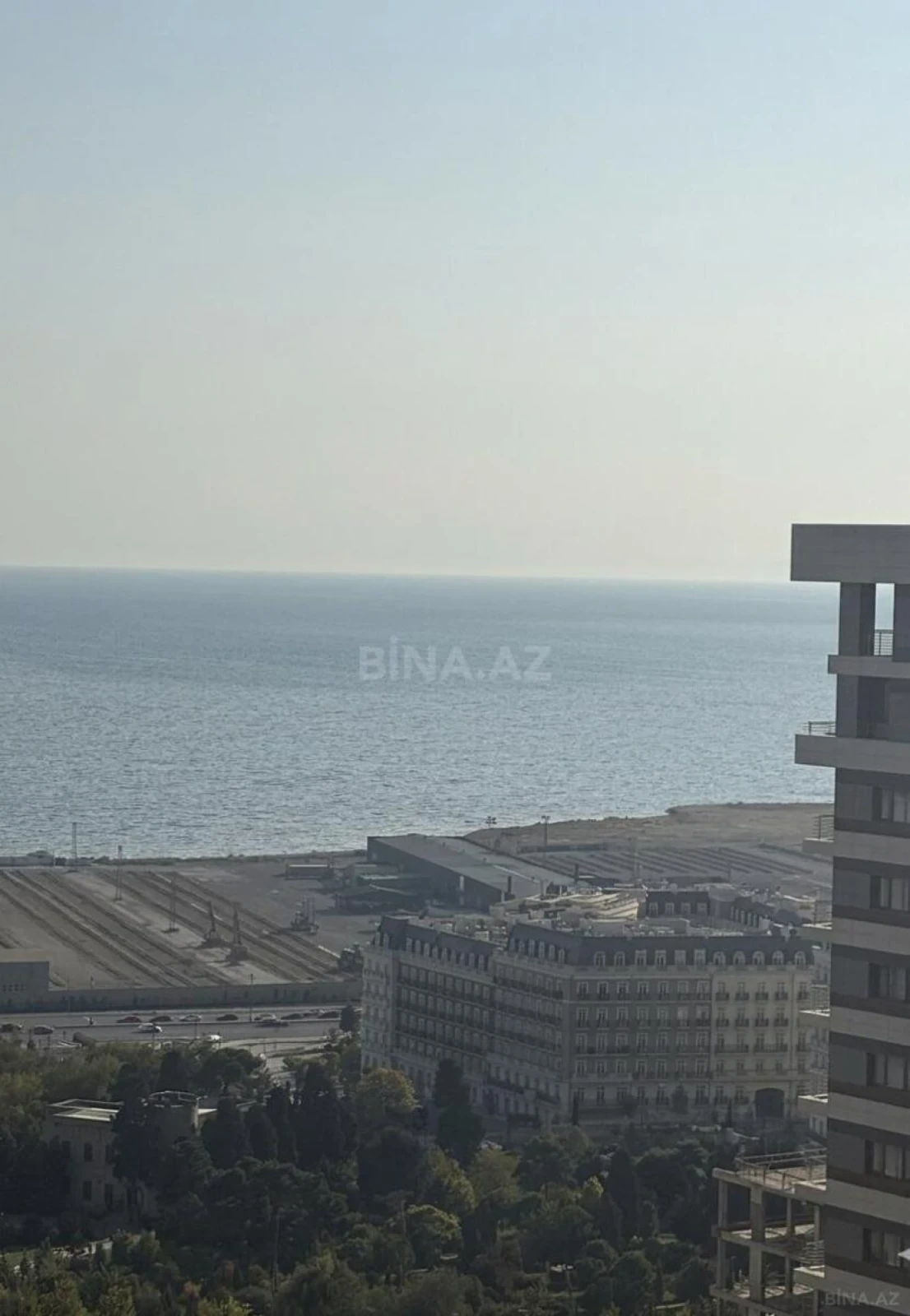 Satılır 3 otaqlı mənzil 290 m²