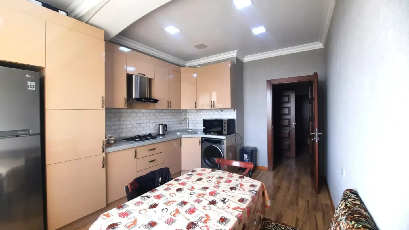 Satılır 2 otaqlı mənzil 90 m²