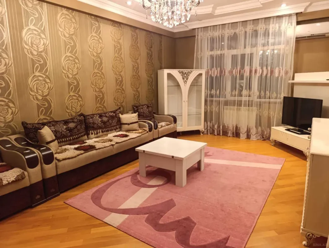 Kirayə verilir 2 otaqlı mənzil 100 m²