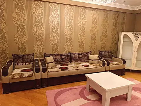 Kirayə verilir 2 otaqlı mənzil 100 m²