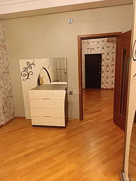 Kirayə verilir 2 otaqlı mənzil 100 m²