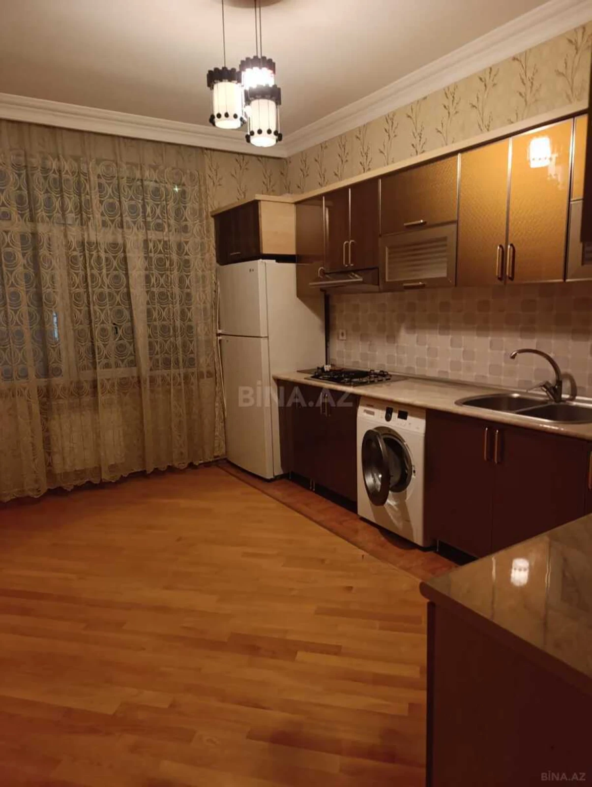 Kirayə verilir 2 otaqlı mənzil 100 m²
