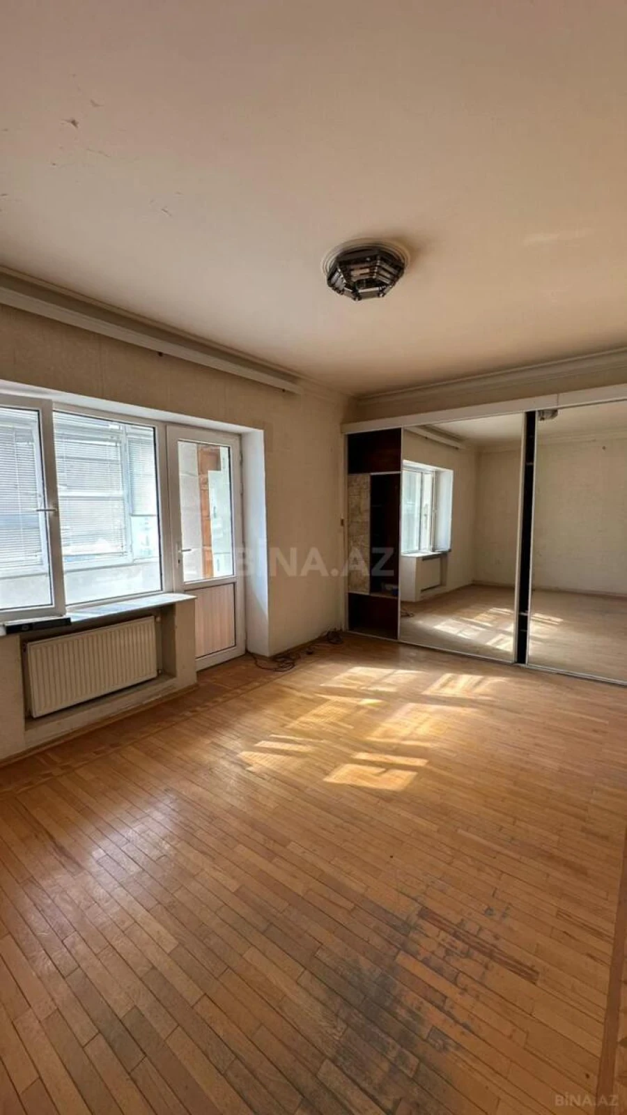 Satılır 3 otaqlı mənzil 140 m²