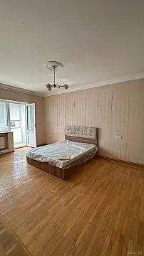 Satılır 3 otaqlı mənzil 140 m²