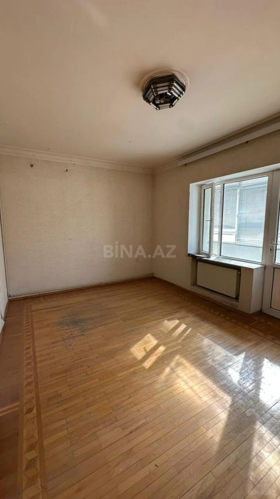 Satılır 3 otaqlı mənzil 140 m²