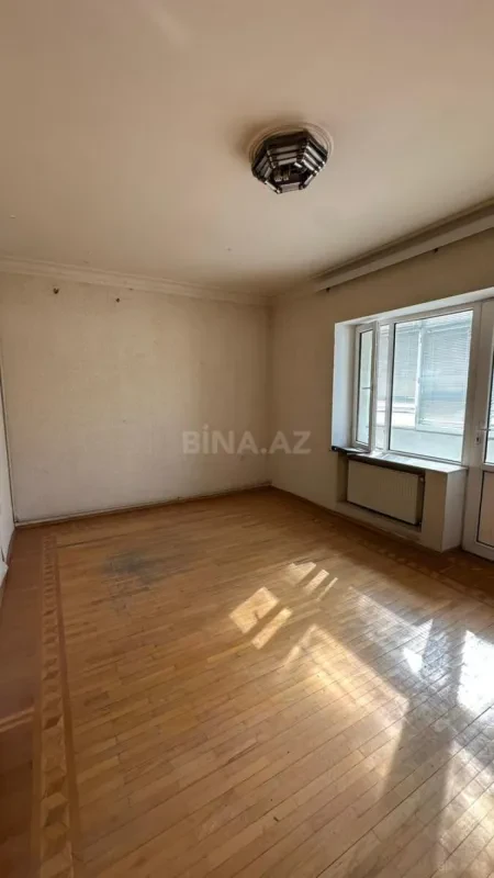Satılır 3 otaqlı mənzil 140 m²